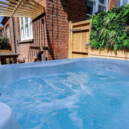 1 The Old Schoolhouse For 5+Cot; Hot Tub, Parking, Pets Villa Whitstable Ngoại thất bức ảnh