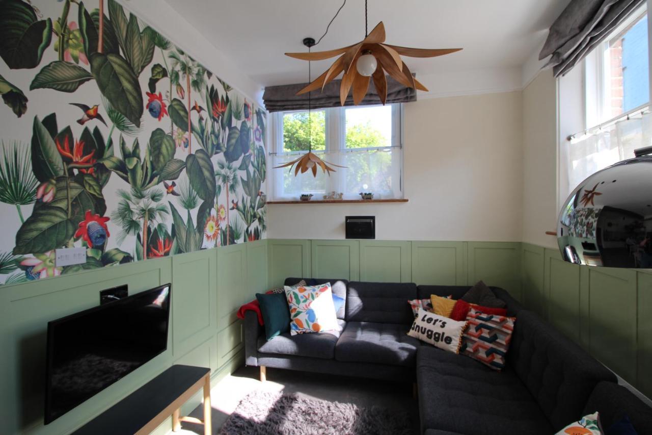 1 The Old Schoolhouse For 5+Cot; Hot Tub, Parking, Pets Villa Whitstable Ngoại thất bức ảnh