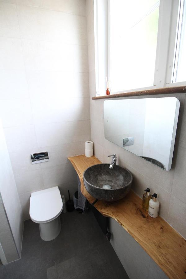 1 The Old Schoolhouse For 5+Cot; Hot Tub, Parking, Pets Villa Whitstable Ngoại thất bức ảnh